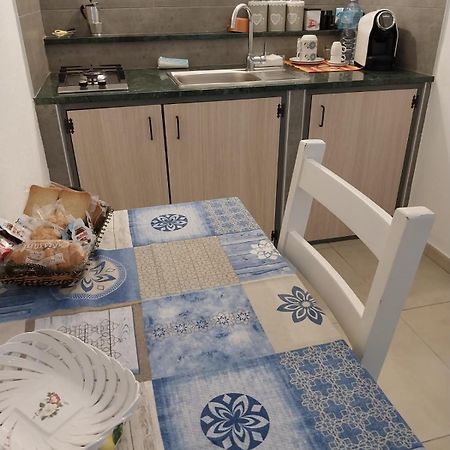 On The Road Bed & Breakfast Telti Exterior photo