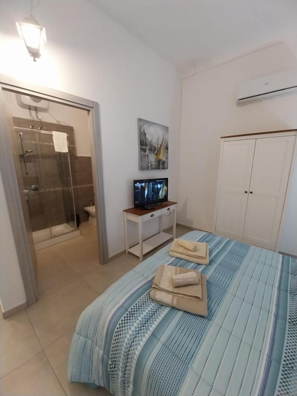 On The Road Bed & Breakfast Telti Exterior photo