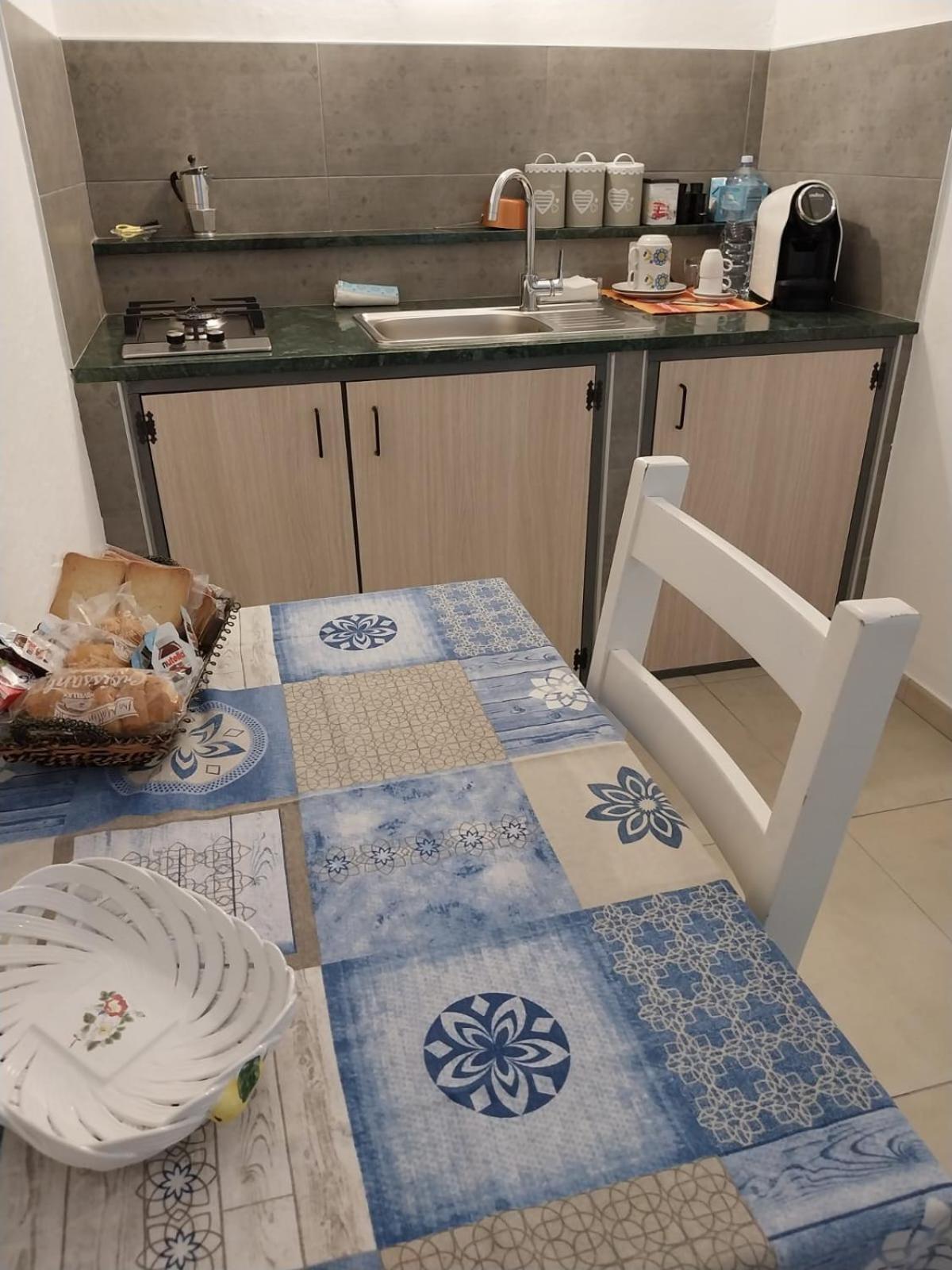 On The Road Bed & Breakfast Telti Exterior photo